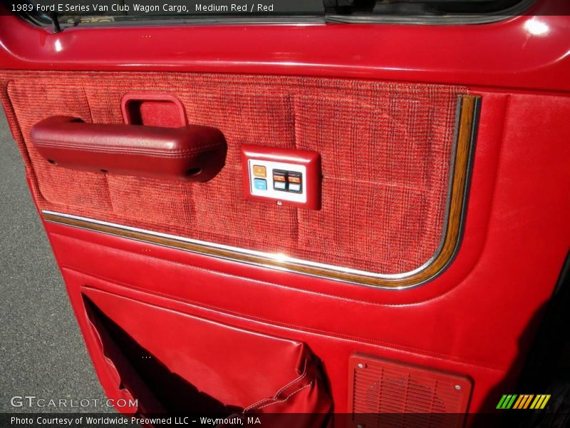 Medium Red / Red 1989 Ford E Series Van Club Wagon Cargo