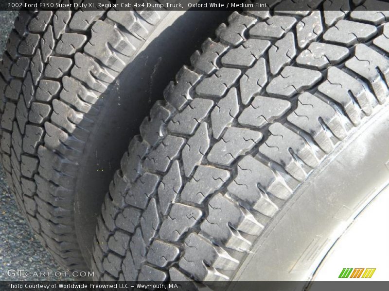 Oxford White / Medium Flint 2002 Ford F350 Super Duty XL Regular Cab 4x4 Dump Truck