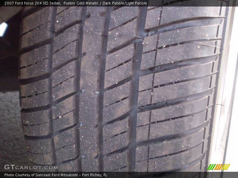Pueblo Gold Metallic / Dark Pebble/Light Pebble 2007 Ford Focus ZX4 SES Sedan