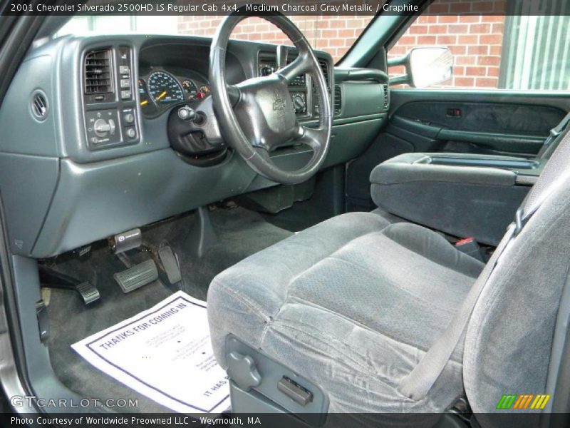 Dashboard of 2001 Silverado 2500HD LS Regular Cab 4x4