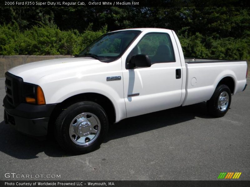 Oxford White / Medium Flint 2006 Ford F350 Super Duty XL Regular Cab