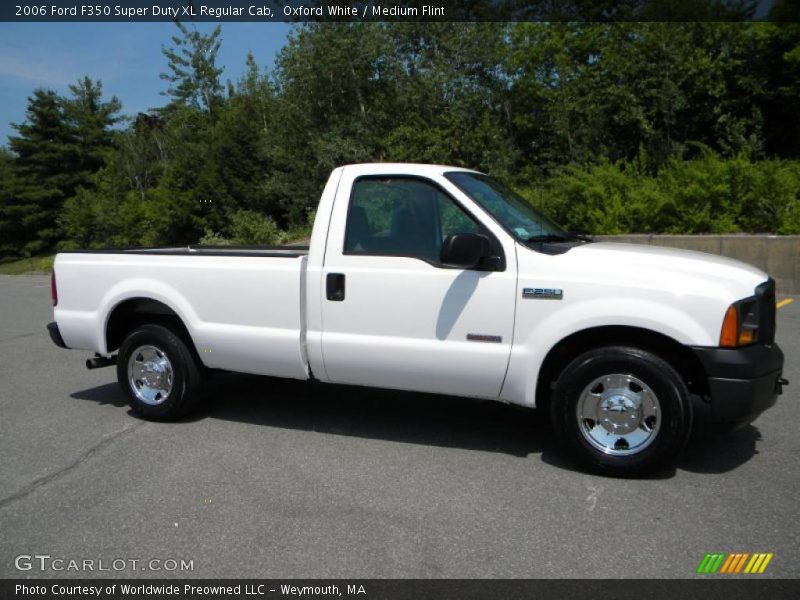 Oxford White / Medium Flint 2006 Ford F350 Super Duty XL Regular Cab