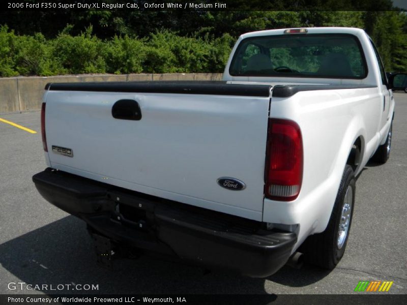 Oxford White / Medium Flint 2006 Ford F350 Super Duty XL Regular Cab