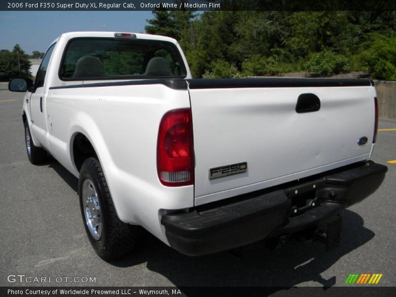 Oxford White / Medium Flint 2006 Ford F350 Super Duty XL Regular Cab