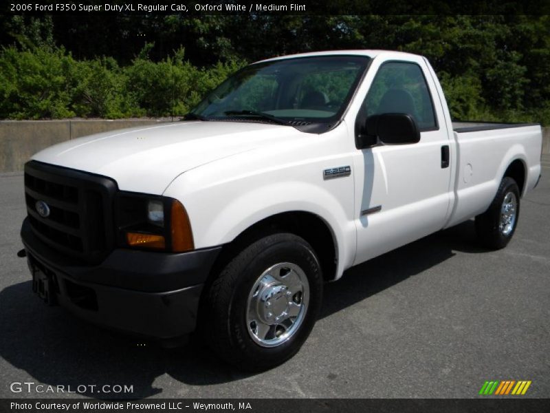 Oxford White / Medium Flint 2006 Ford F350 Super Duty XL Regular Cab