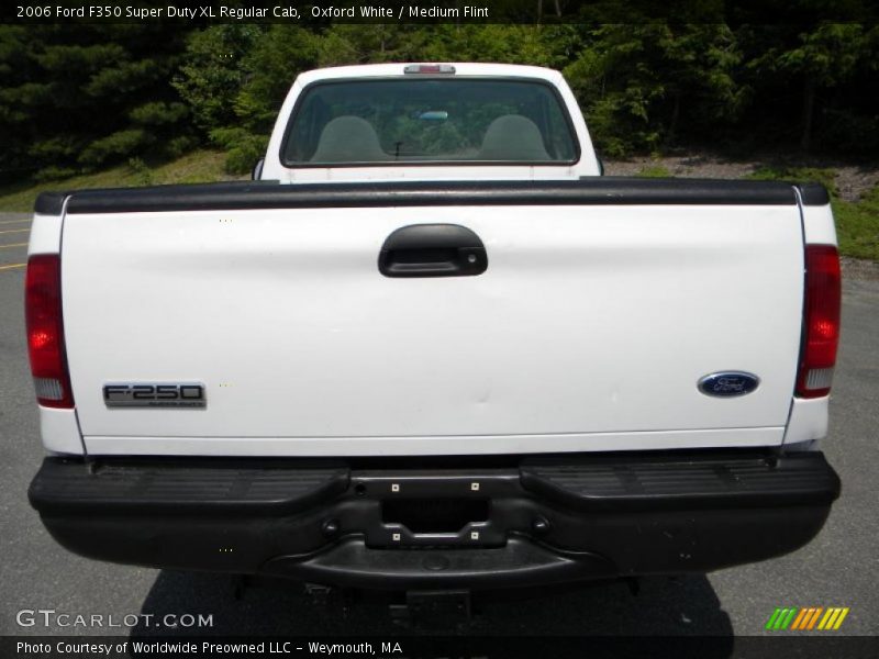 Oxford White / Medium Flint 2006 Ford F350 Super Duty XL Regular Cab