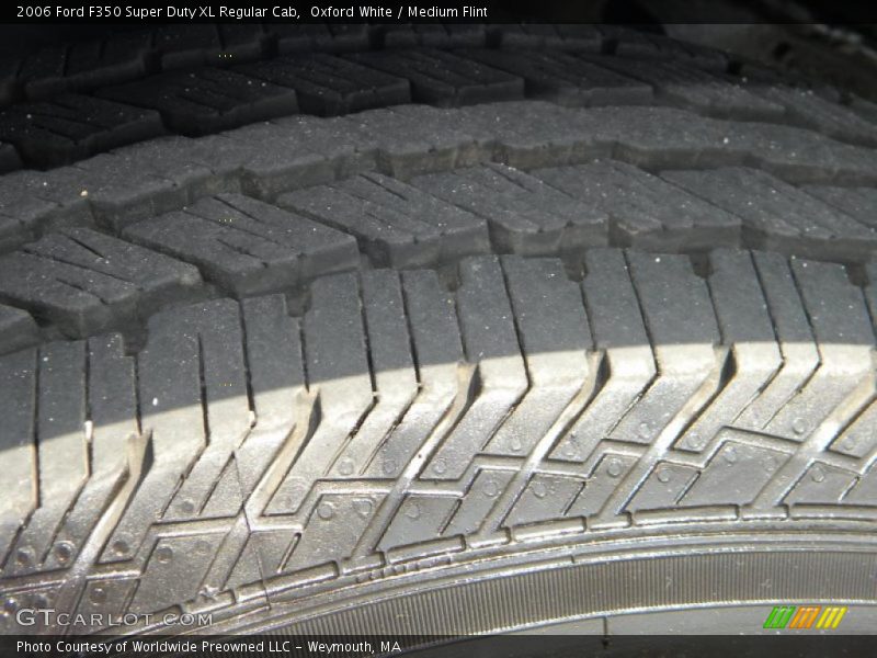 Oxford White / Medium Flint 2006 Ford F350 Super Duty XL Regular Cab