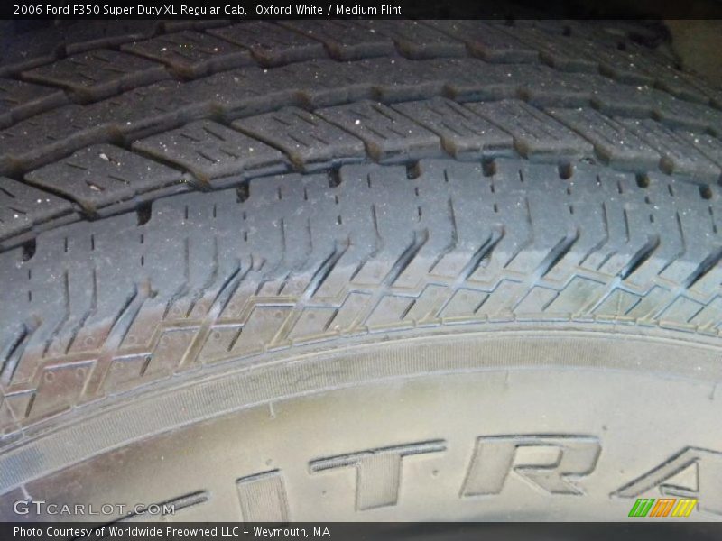Oxford White / Medium Flint 2006 Ford F350 Super Duty XL Regular Cab