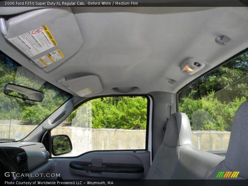 Oxford White / Medium Flint 2006 Ford F350 Super Duty XL Regular Cab