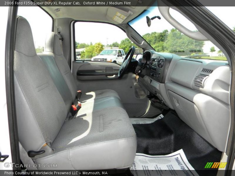 Oxford White / Medium Flint 2006 Ford F350 Super Duty XL Regular Cab