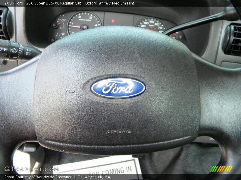 Oxford White / Medium Flint 2006 Ford F350 Super Duty XL Regular Cab