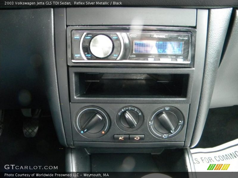 Reflex Silver Metallic / Black 2003 Volkswagen Jetta GLS TDI Sedan