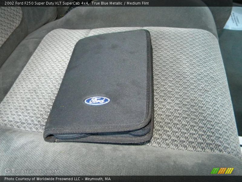 True Blue Metallic / Medium Flint 2002 Ford F250 Super Duty XLT SuperCab 4x4
