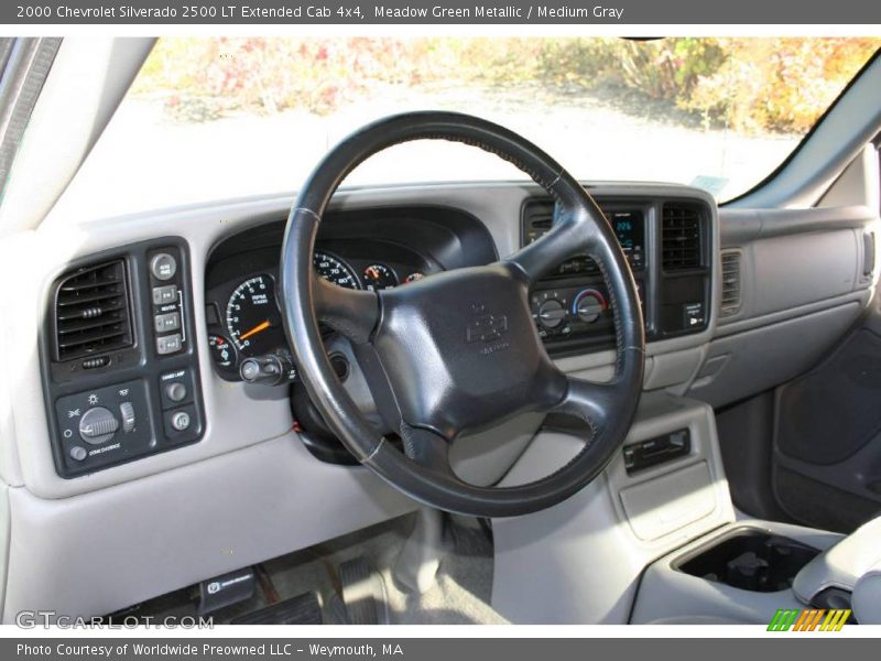 Dashboard of 2000 Silverado 2500 LT Extended Cab 4x4