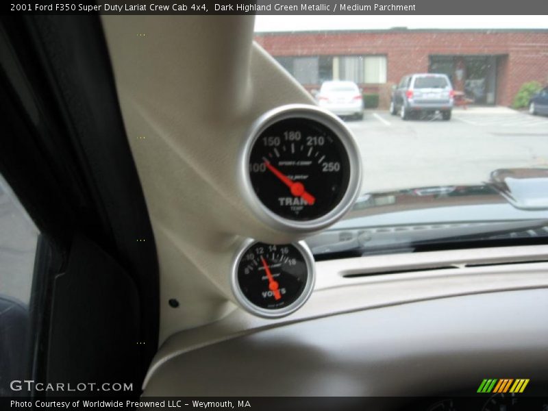 Dark Highland Green Metallic / Medium Parchment 2001 Ford F350 Super Duty Lariat Crew Cab 4x4