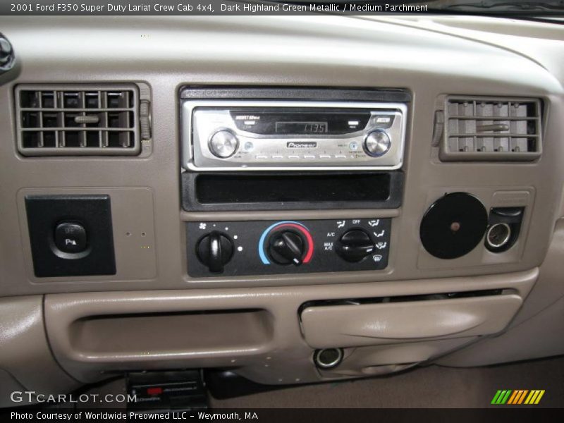 Dark Highland Green Metallic / Medium Parchment 2001 Ford F350 Super Duty Lariat Crew Cab 4x4