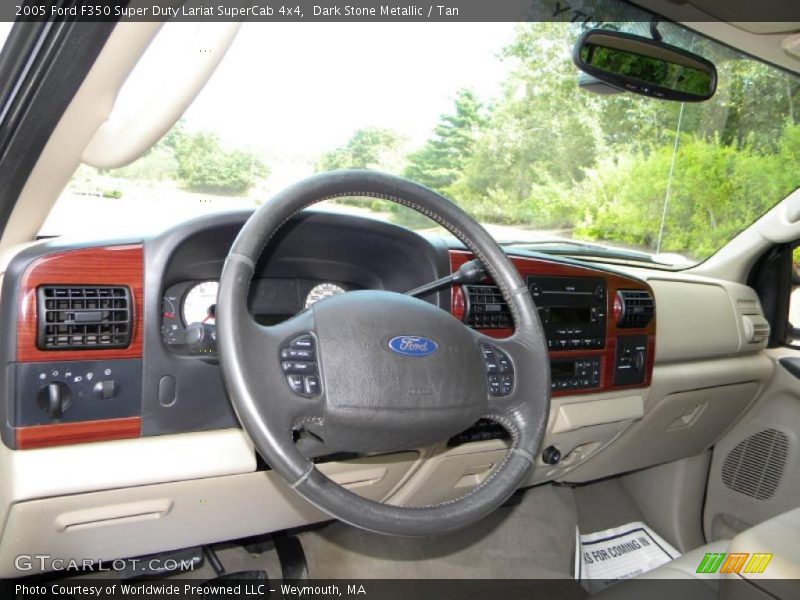 Dashboard of 2005 F350 Super Duty Lariat SuperCab 4x4