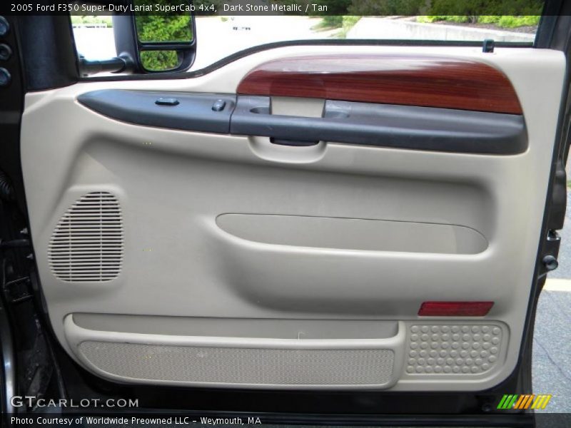 Door Panel of 2005 F350 Super Duty Lariat SuperCab 4x4