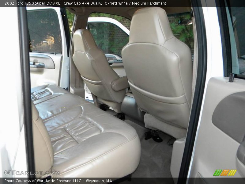 Oxford White / Medium Parchment 2002 Ford F350 Super Duty XLT Crew Cab 4x4 Dually