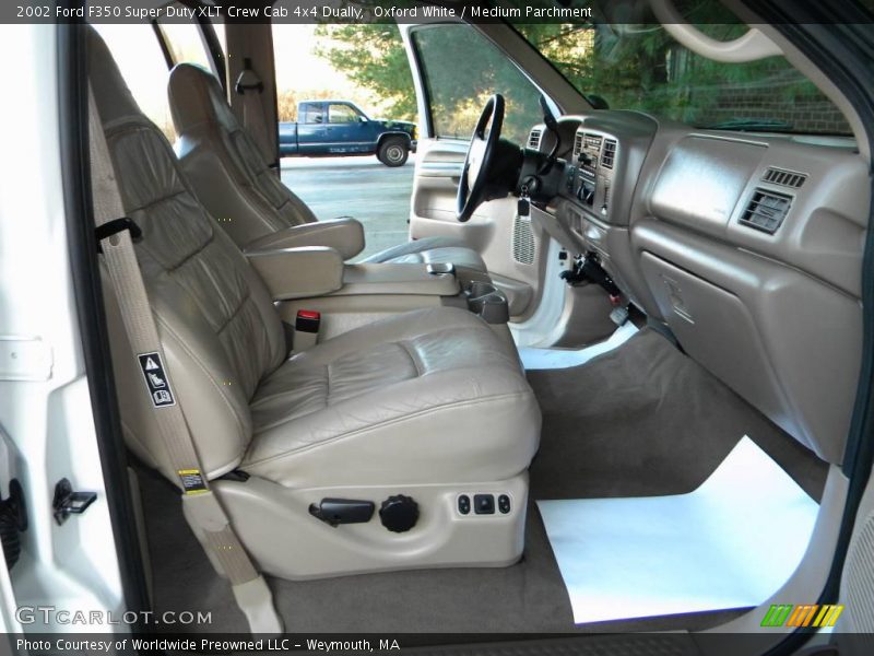 Oxford White / Medium Parchment 2002 Ford F350 Super Duty XLT Crew Cab 4x4 Dually