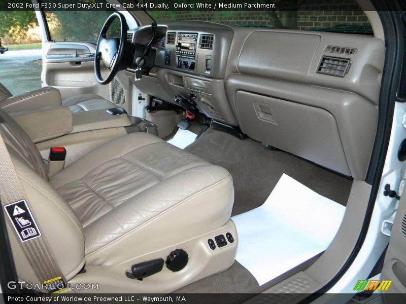Oxford White / Medium Parchment 2002 Ford F350 Super Duty XLT Crew Cab 4x4 Dually