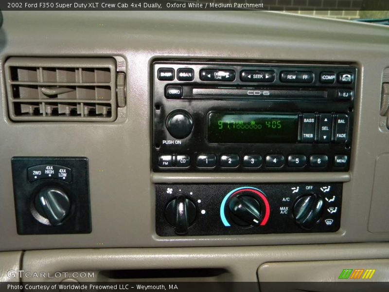 Oxford White / Medium Parchment 2002 Ford F350 Super Duty XLT Crew Cab 4x4 Dually