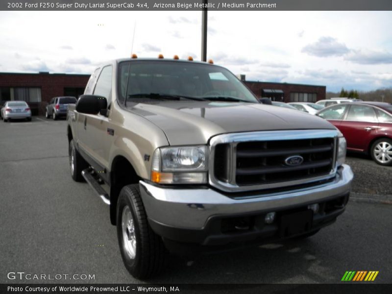 Arizona Beige Metallic / Medium Parchment 2002 Ford F250 Super Duty Lariat SuperCab 4x4
