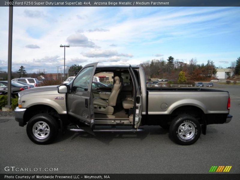 Arizona Beige Metallic / Medium Parchment 2002 Ford F250 Super Duty Lariat SuperCab 4x4
