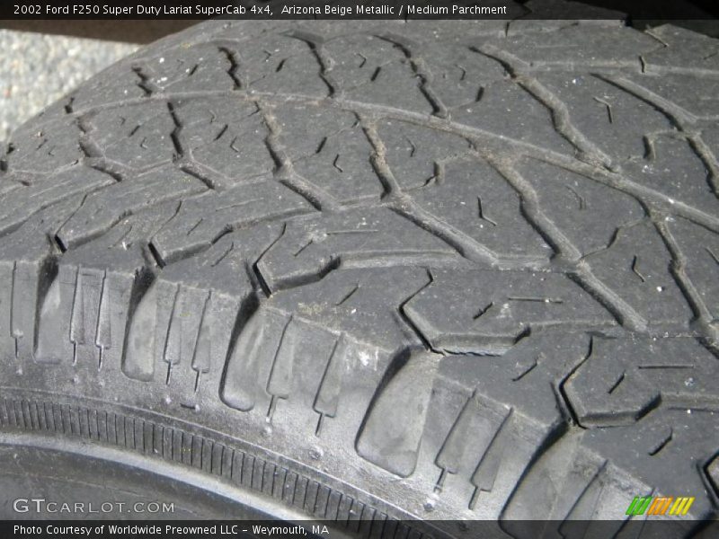 Arizona Beige Metallic / Medium Parchment 2002 Ford F250 Super Duty Lariat SuperCab 4x4