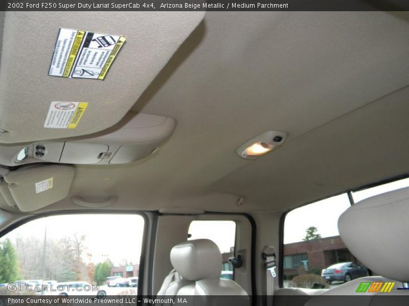 Arizona Beige Metallic / Medium Parchment 2002 Ford F250 Super Duty Lariat SuperCab 4x4