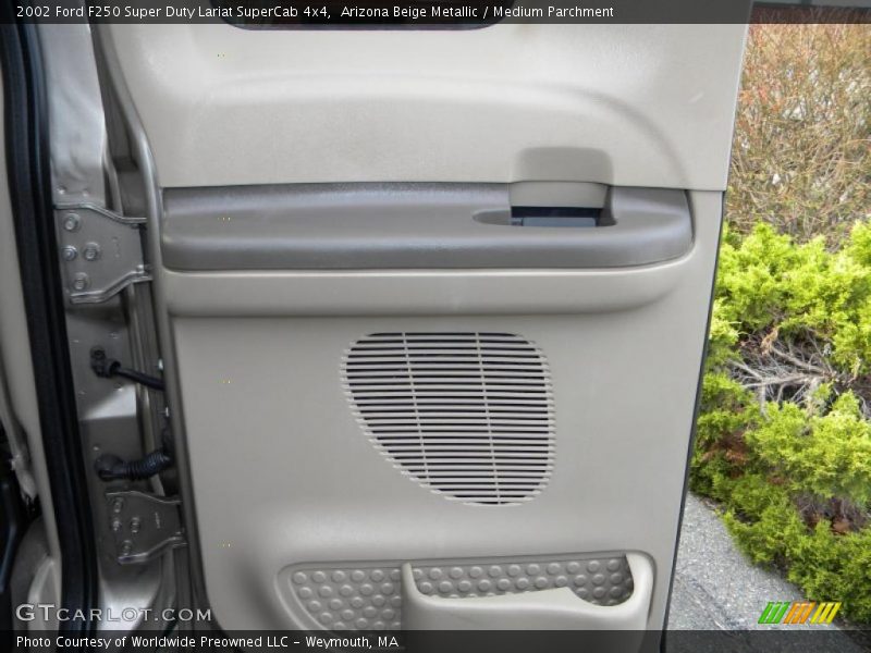Arizona Beige Metallic / Medium Parchment 2002 Ford F250 Super Duty Lariat SuperCab 4x4