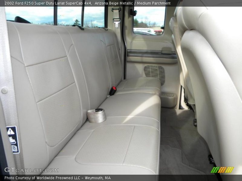 Arizona Beige Metallic / Medium Parchment 2002 Ford F250 Super Duty Lariat SuperCab 4x4