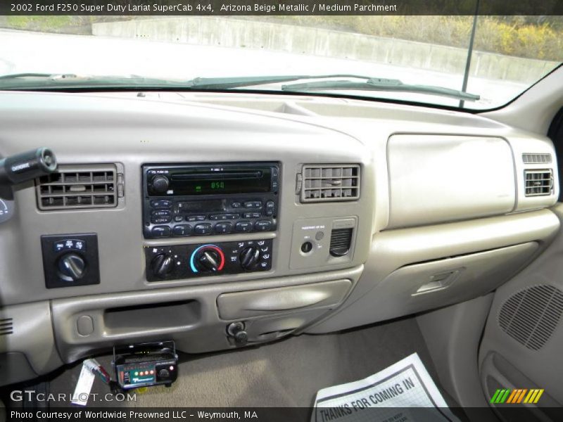 Arizona Beige Metallic / Medium Parchment 2002 Ford F250 Super Duty Lariat SuperCab 4x4