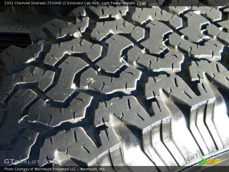 Light Pewter Metallic / Tan 2001 Chevrolet Silverado 2500HD LS Extended Cab 4x4