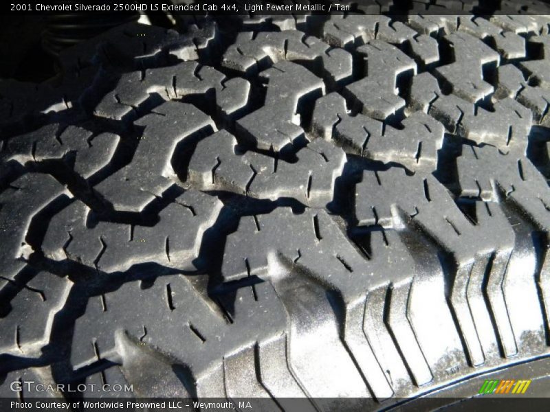 Light Pewter Metallic / Tan 2001 Chevrolet Silverado 2500HD LS Extended Cab 4x4
