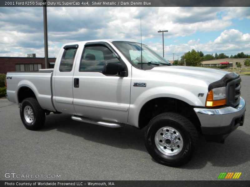 Silver Metallic / Dark Denim Blue 2001 Ford F250 Super Duty XL SuperCab 4x4