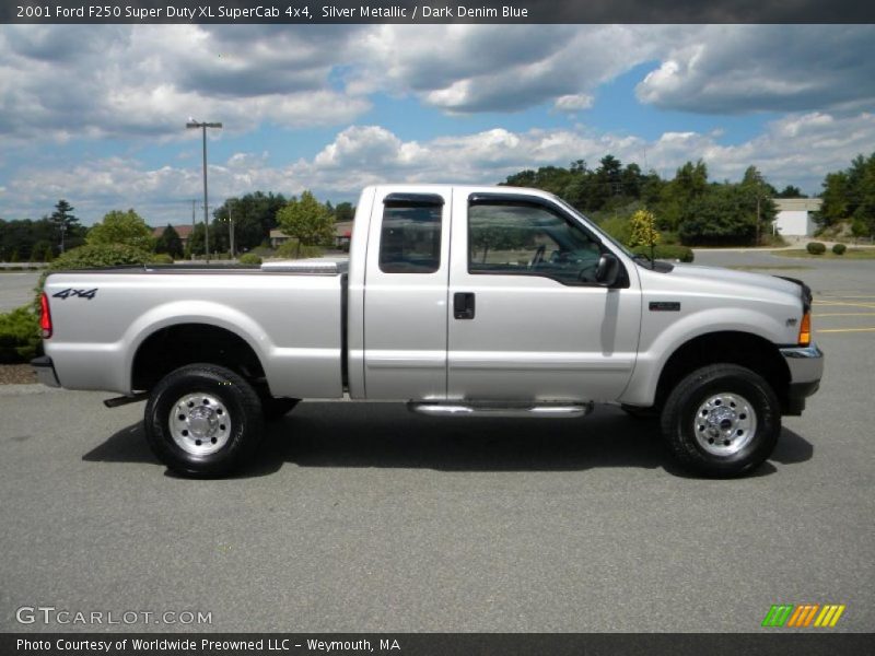 Silver Metallic / Dark Denim Blue 2001 Ford F250 Super Duty XL SuperCab 4x4