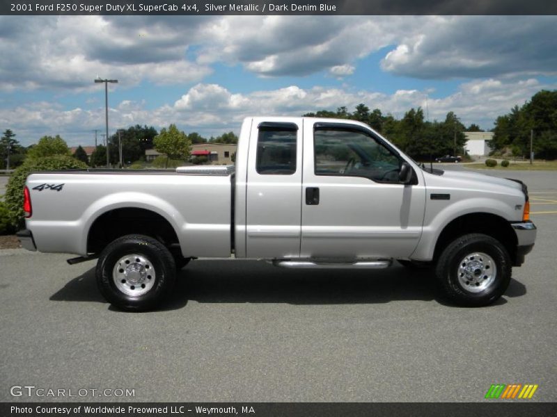 Silver Metallic / Dark Denim Blue 2001 Ford F250 Super Duty XL SuperCab 4x4