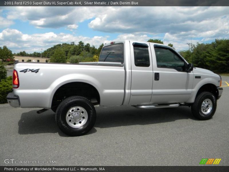 Silver Metallic / Dark Denim Blue 2001 Ford F250 Super Duty XL SuperCab 4x4