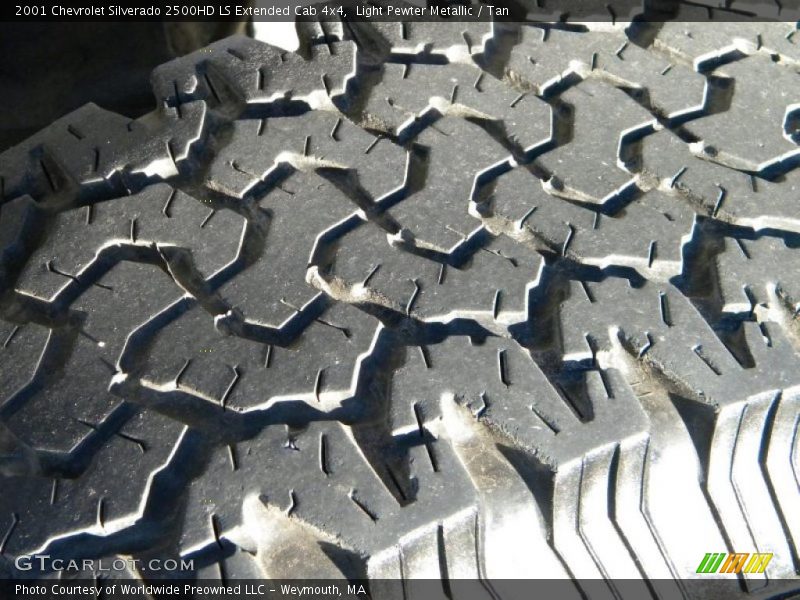 Light Pewter Metallic / Tan 2001 Chevrolet Silverado 2500HD LS Extended Cab 4x4