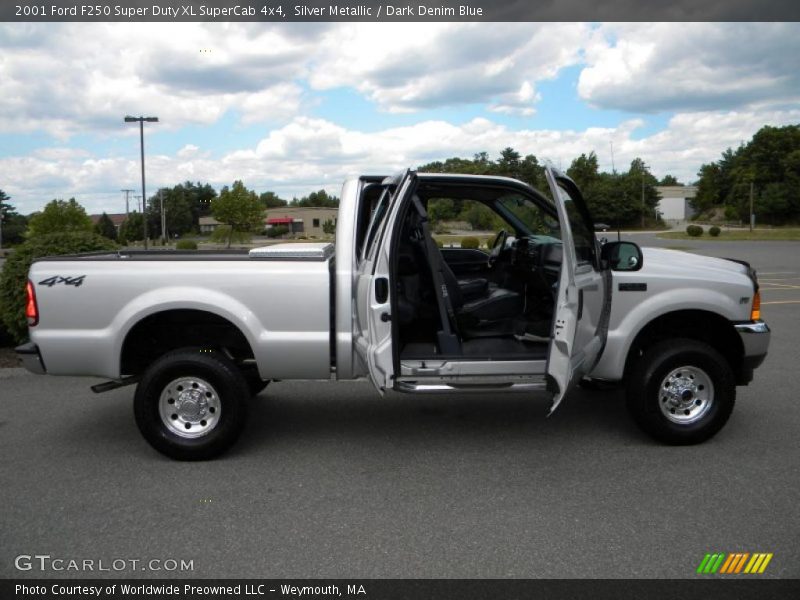 Silver Metallic / Dark Denim Blue 2001 Ford F250 Super Duty XL SuperCab 4x4