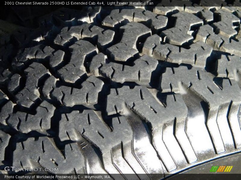 Light Pewter Metallic / Tan 2001 Chevrolet Silverado 2500HD LS Extended Cab 4x4