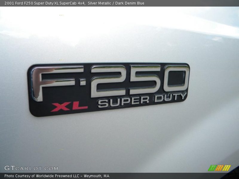 Silver Metallic / Dark Denim Blue 2001 Ford F250 Super Duty XL SuperCab 4x4
