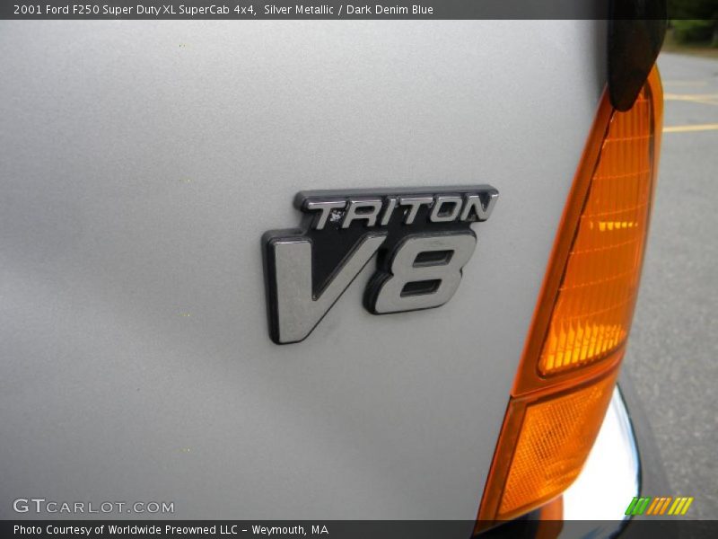 Silver Metallic / Dark Denim Blue 2001 Ford F250 Super Duty XL SuperCab 4x4