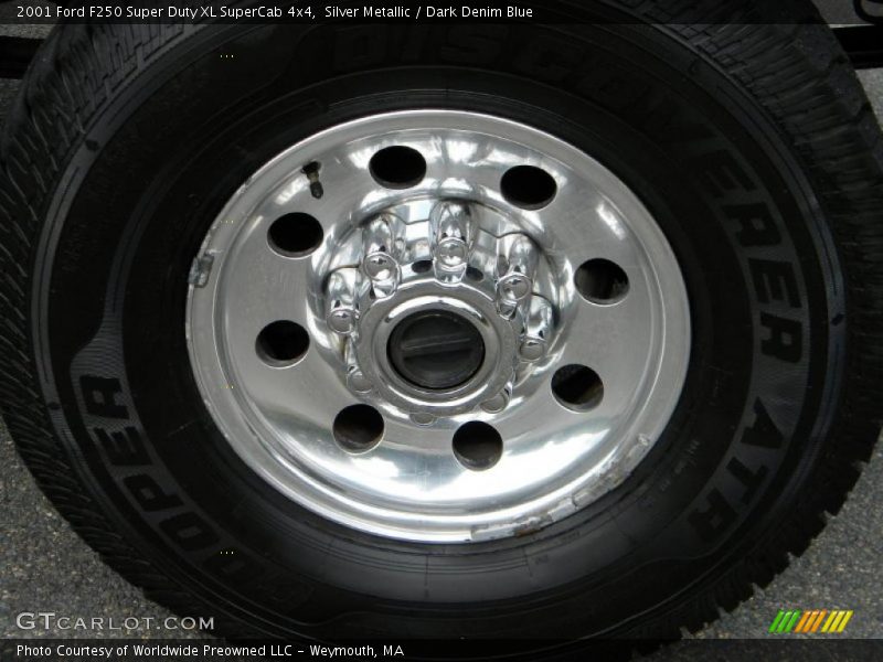 Silver Metallic / Dark Denim Blue 2001 Ford F250 Super Duty XL SuperCab 4x4