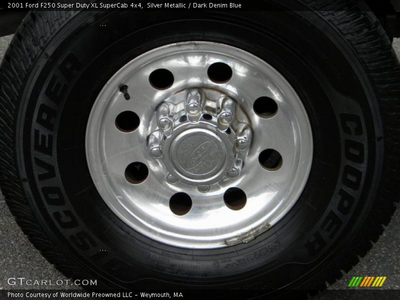 Silver Metallic / Dark Denim Blue 2001 Ford F250 Super Duty XL SuperCab 4x4