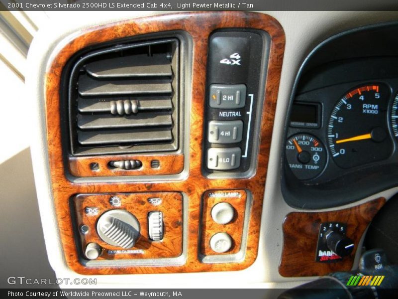 Light Pewter Metallic / Tan 2001 Chevrolet Silverado 2500HD LS Extended Cab 4x4