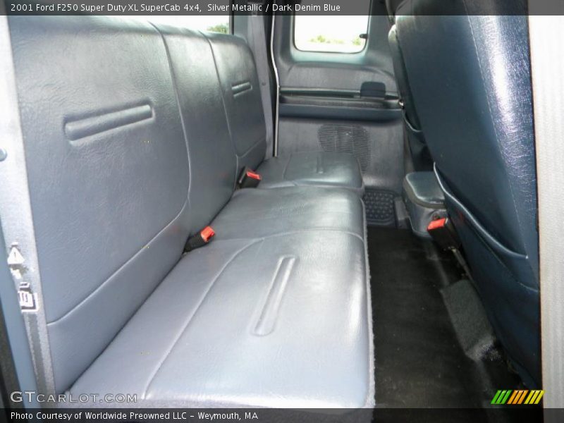 Silver Metallic / Dark Denim Blue 2001 Ford F250 Super Duty XL SuperCab 4x4