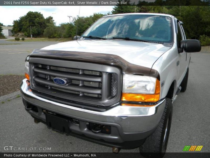 Silver Metallic / Dark Denim Blue 2001 Ford F250 Super Duty XL SuperCab 4x4