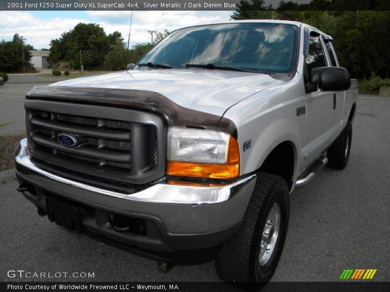 Silver Metallic / Dark Denim Blue 2001 Ford F250 Super Duty XL SuperCab 4x4